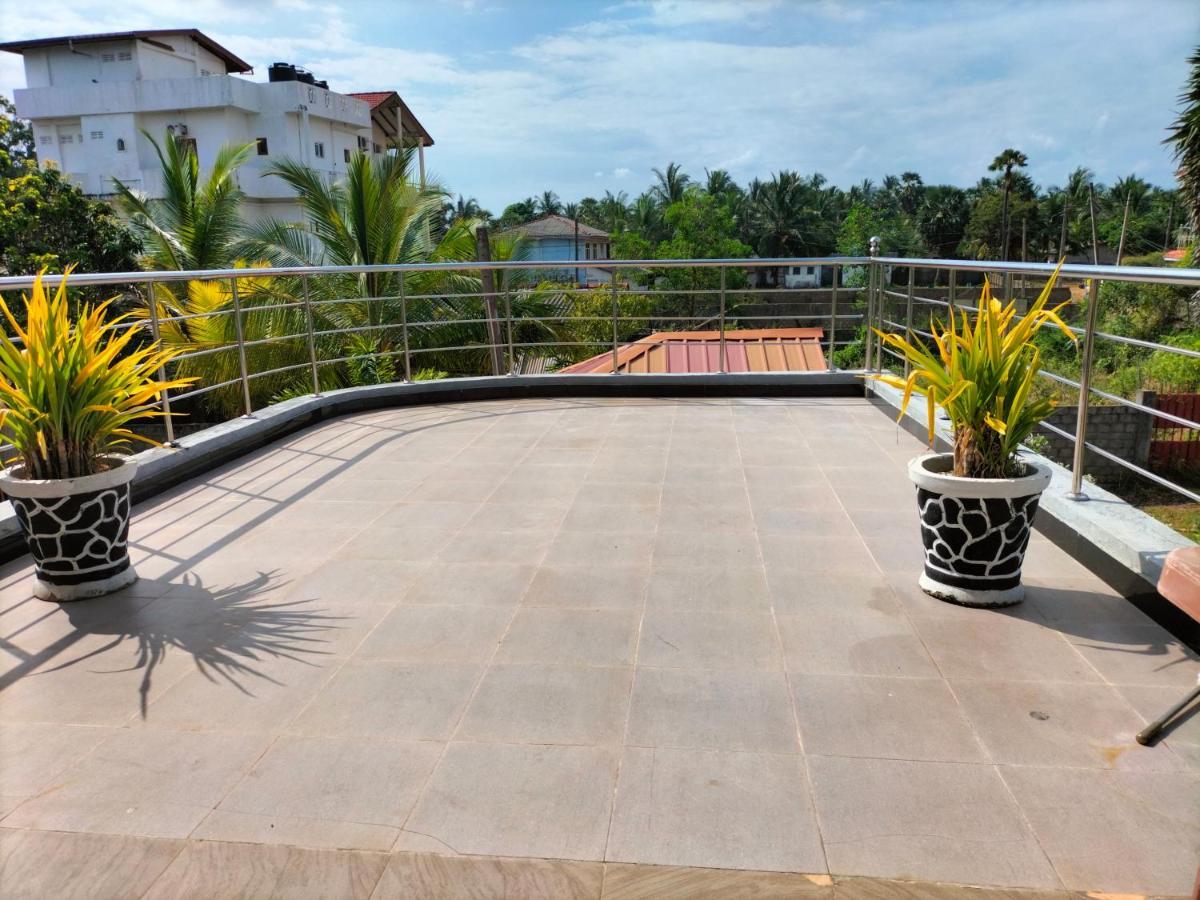 Hotel Sun Blue Uppuveli Exterior photo