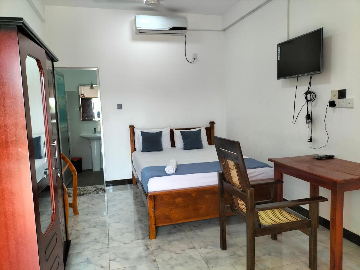 Hotel Sun Blue Uppuveli Exterior photo