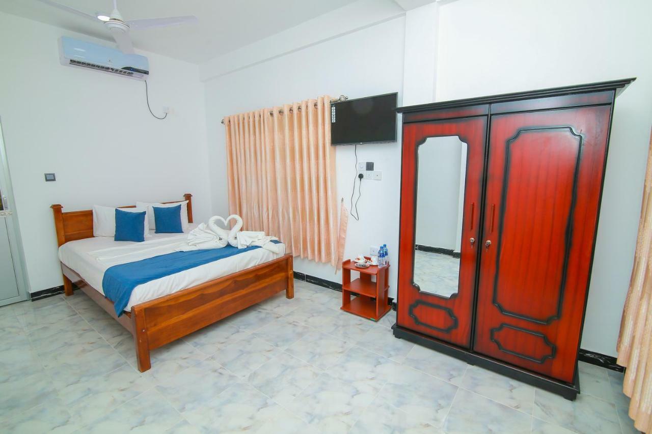 Hotel Sun Blue Uppuveli Exterior photo
